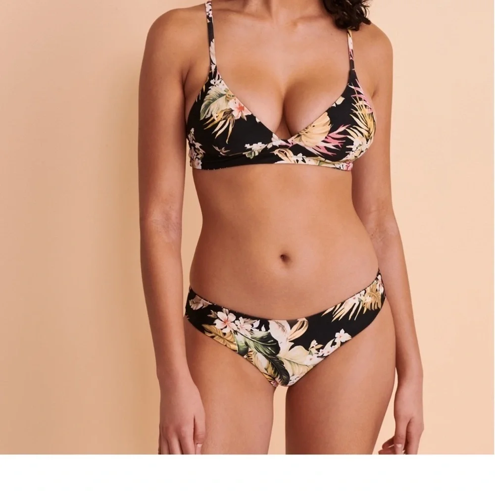☀️RIP CURL☀️ ON THE COAST TRI ON THE COAST REVERSIBLE CHEEKY BIKINI SET